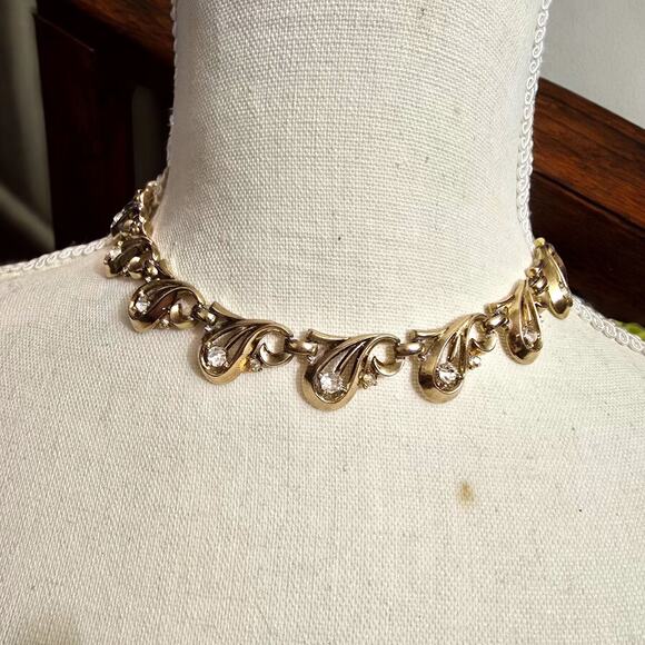 Trifari Necklace Pat Pending Choker Leaf Shaped Clear Rhinestones 14" L SKU 2254 - Picture 2 of 10